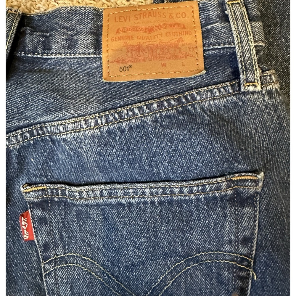 Levi's Women's 501 Mid Rise Button Fly Distressed Straight Leg Size 26 - Picture 10 of 10